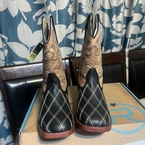 New kids Ropper boots size 2